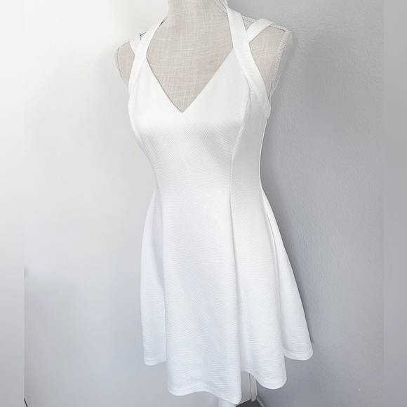 Guess Dresses & Skirts - GUESS Womens White Sleeveless Embossed Dress